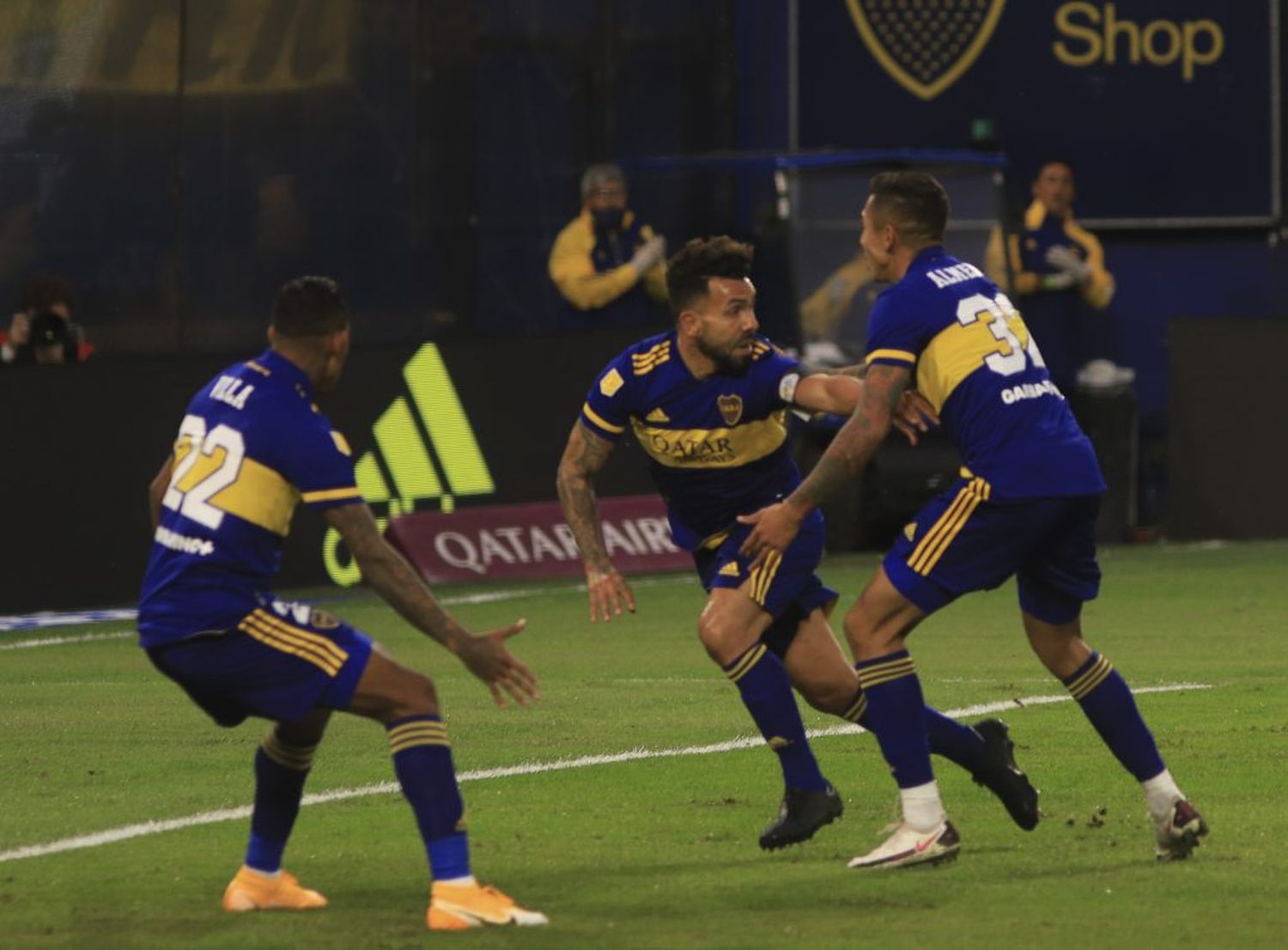 Boca tuvo que esperar hasta los penales para eliminar a un River diezmado y digno