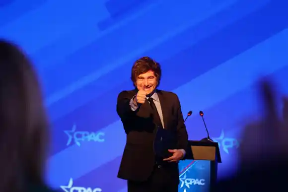 Randazzo calienta la campaña y cruzó a Milei por las "terceras vías" rumbo a las elecciones