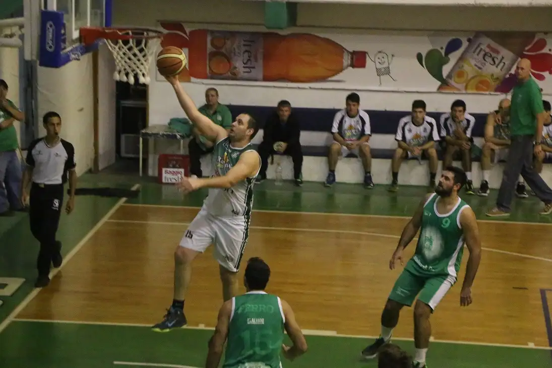 Racing venció a Ferro y aseguró el segundo puesto