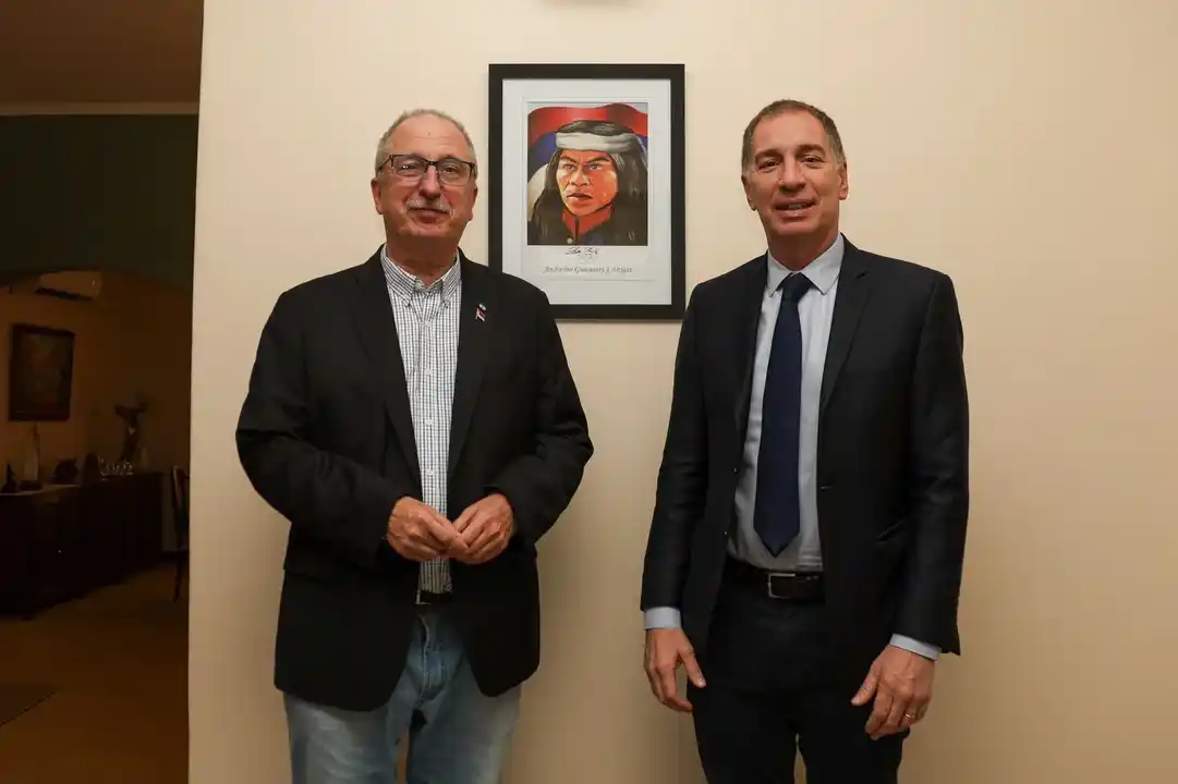 El ministro del Interior Diego Santilli y el gobernador de Misiones Hugo Pasalacqua