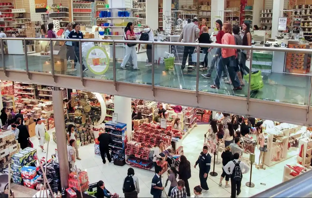 Comercio lidera la recuperación de empleo