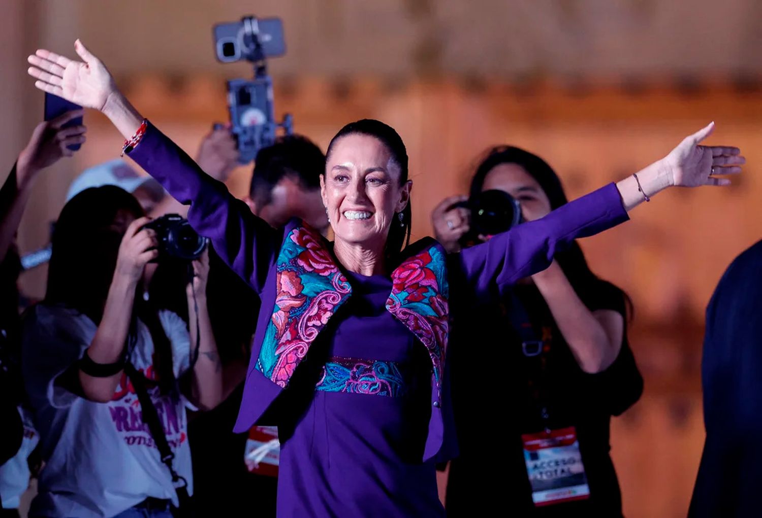 Claudia Sheinbaum se convirtió el domingo en la primera mujer presidenta de México.