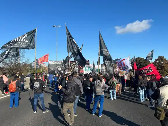 Tras los despidos en FATE: Hubo marcha y corte en acceso Tigre