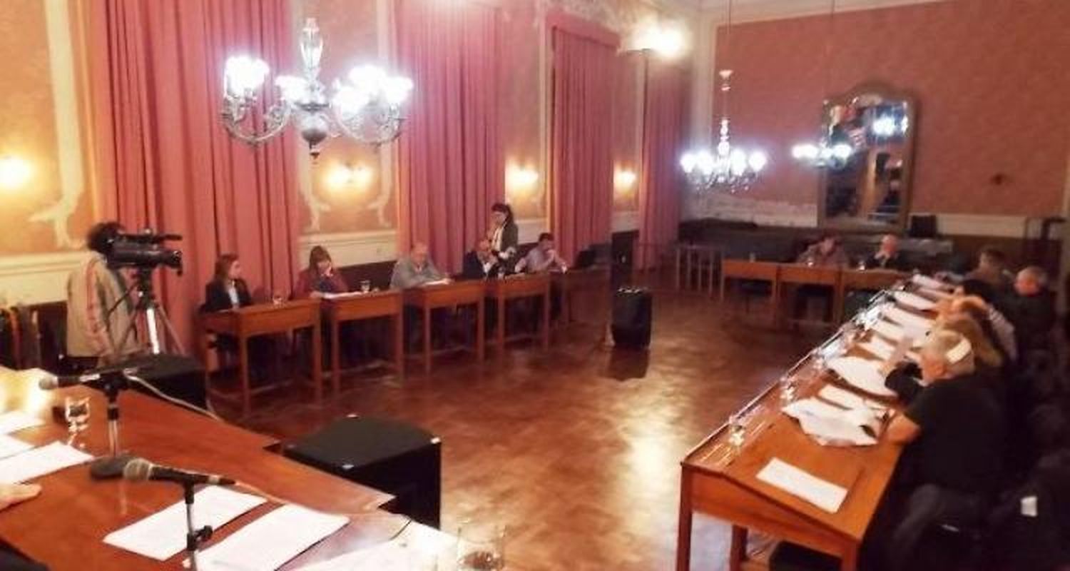 El Gobierno analiza utilizar la categoría cero para que los concejales no perciban el aumento de los municipales
