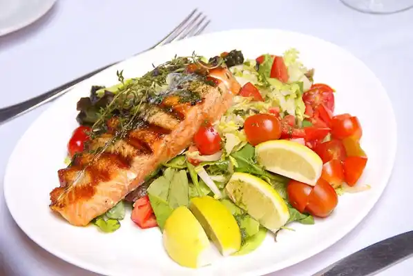 Hoy El Día está para pollo grillé con verduras