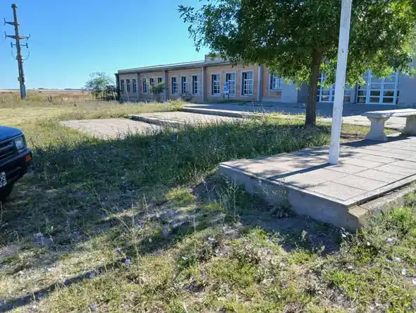La Comuna de Aldea Asunción realizó tareas de mantenimiento en escuelas rurales