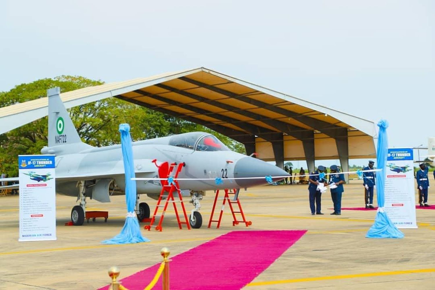 Nigeria incorporó oficialmente al JF-17 Thunder en su Fuerza Aérea