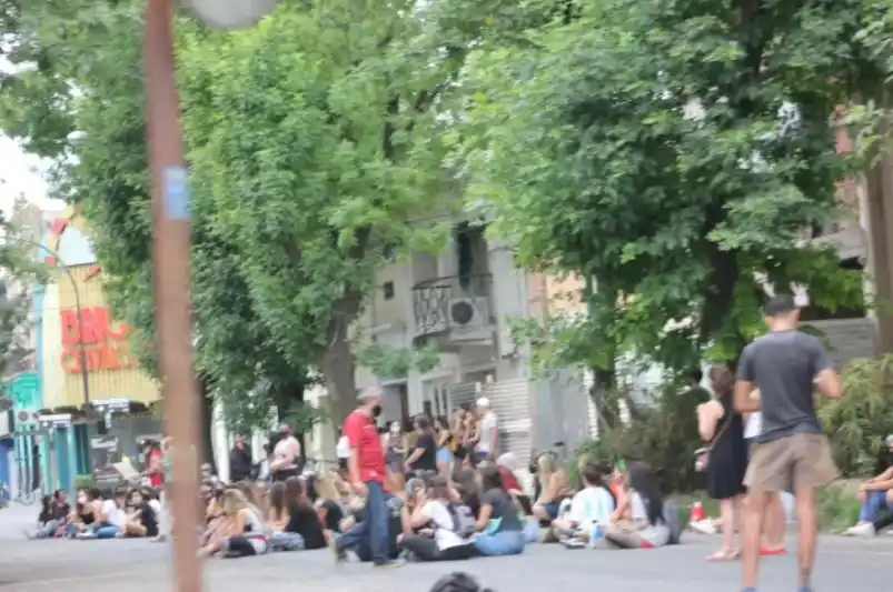 Tras los incidentes del jueves, volvieron los reclamos a la comisaría de Chivilcoy: Britos apuntó a organizadores