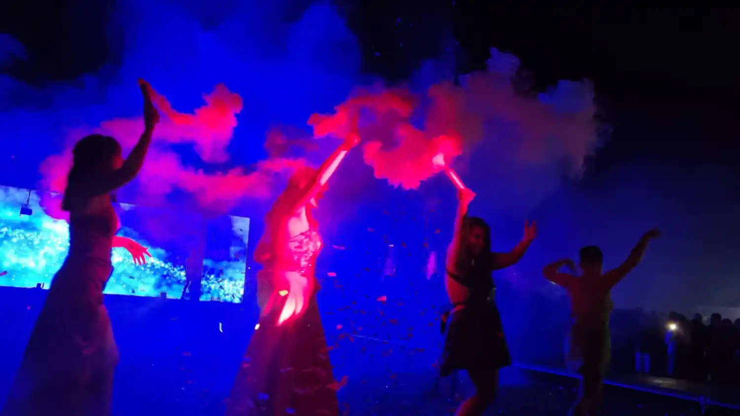 Ixa Pascual, Agostina Cabrera y Alba Soto en su baile de egreados