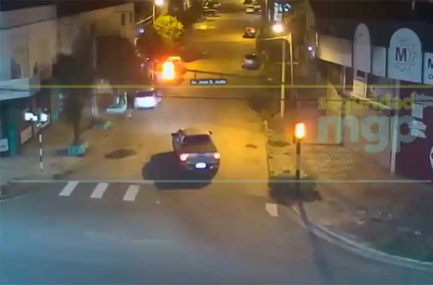 Esclarecen robo de una camioneta de alta gama con las cámaras del COM