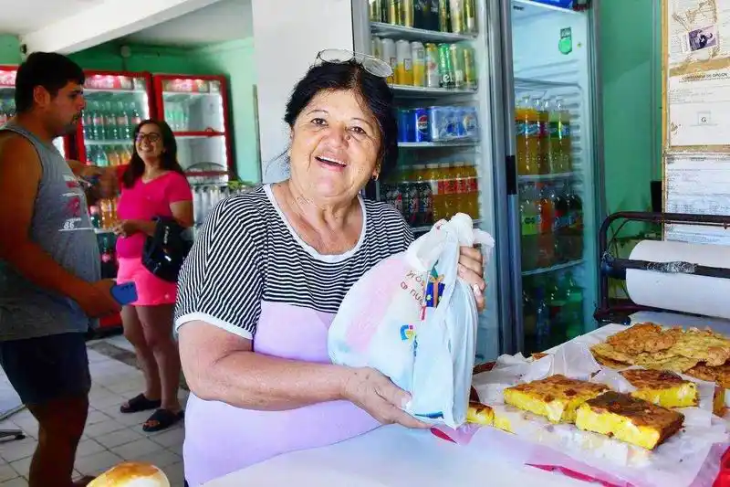 El Gobierno de Formosa distribuyó bolsas
de sidra y pan dulce en toda la provincia