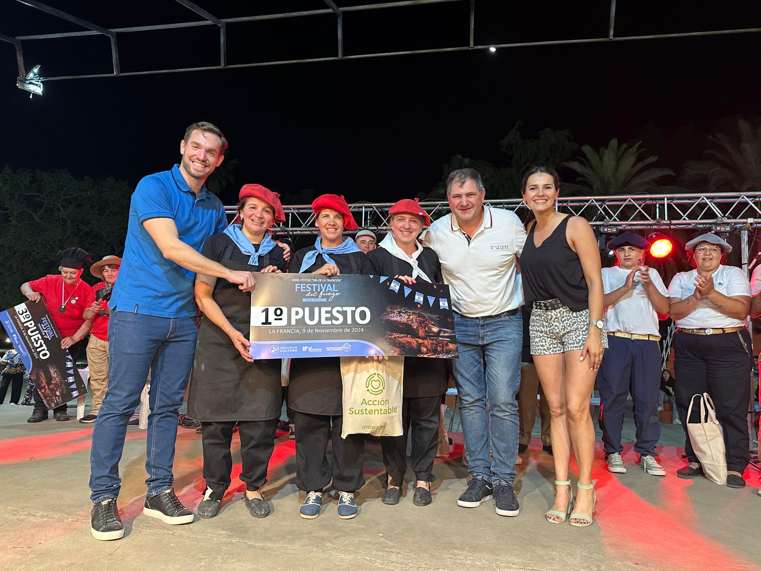 El equipo de Balearia, integrado por Valeria Grosso, María Juliana Gonzales y Paola Díaz, ganadoras en La Francia.