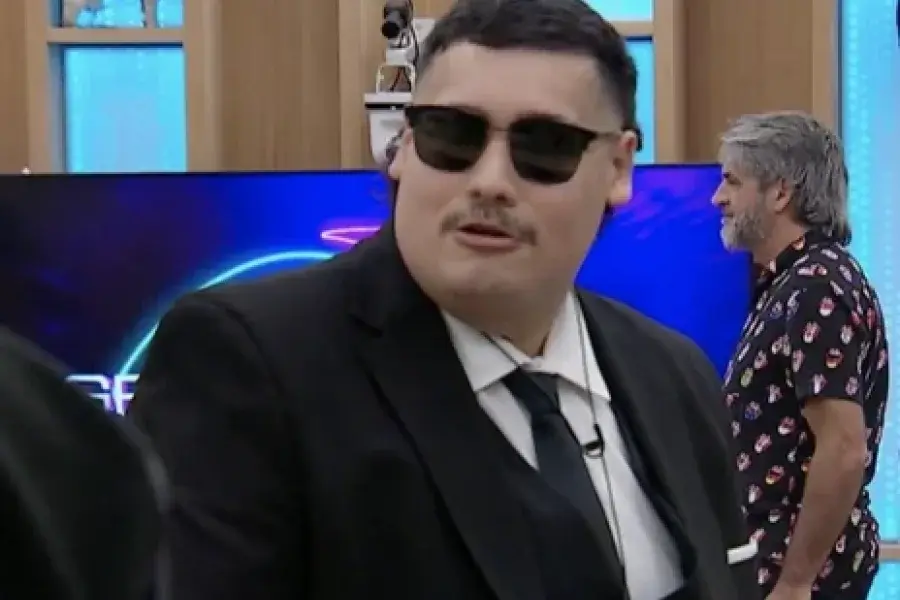 Manzana volvió a Gran Hermano el "Congelados": hizo un anuncio y le dio un "pico" a una participante