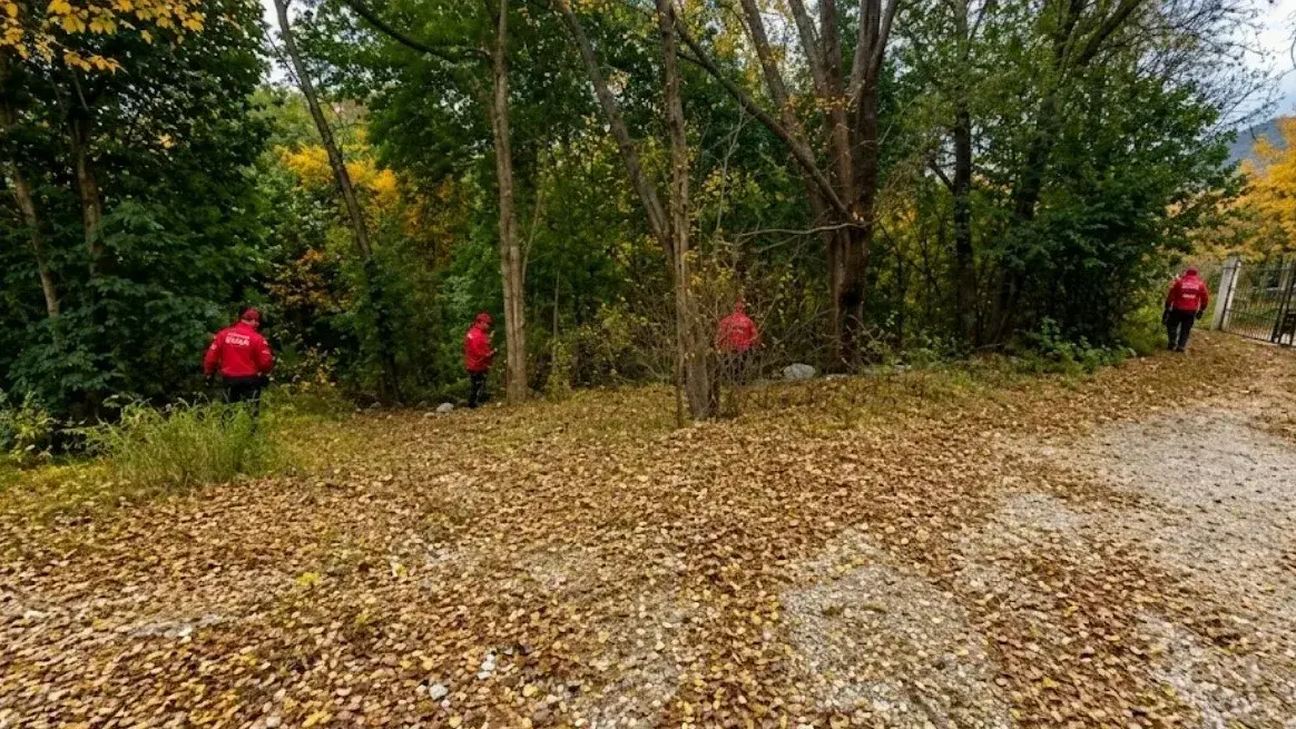 Peritos trabajaron tras el hallazgo de un cráneo humano en una vivienda