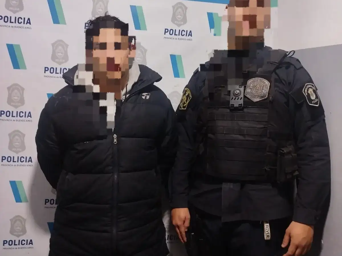 Hombre fue aprehendido tras ser encontrado dentro de una vivienda en Punta Mogotes