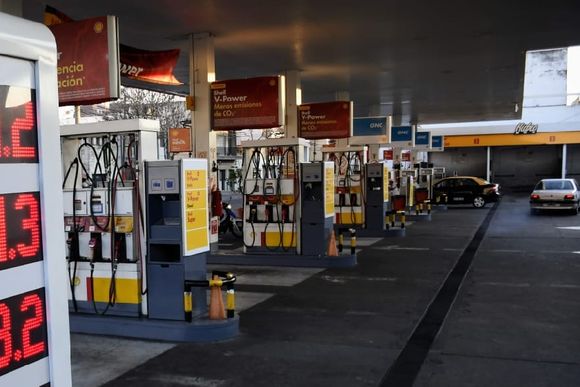 Navidad y Año Nuevo: no habrá atención en estaciones de servicio de 22 a 6