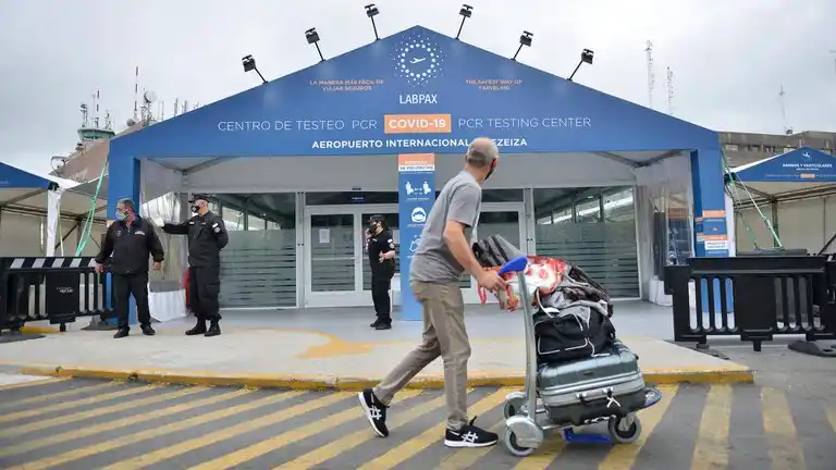 No habrá vuelos de repatriación para los argentinos que salieron del país por turismo