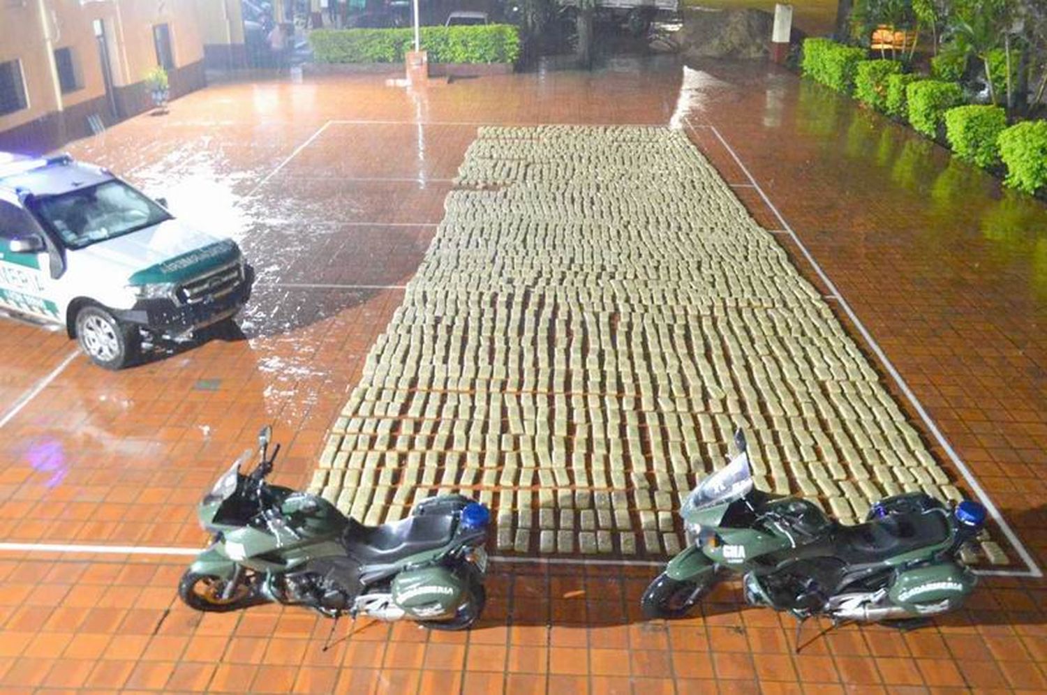 Hallan más de una tonelada y media de 
marihuana debajo de una carga de carbón