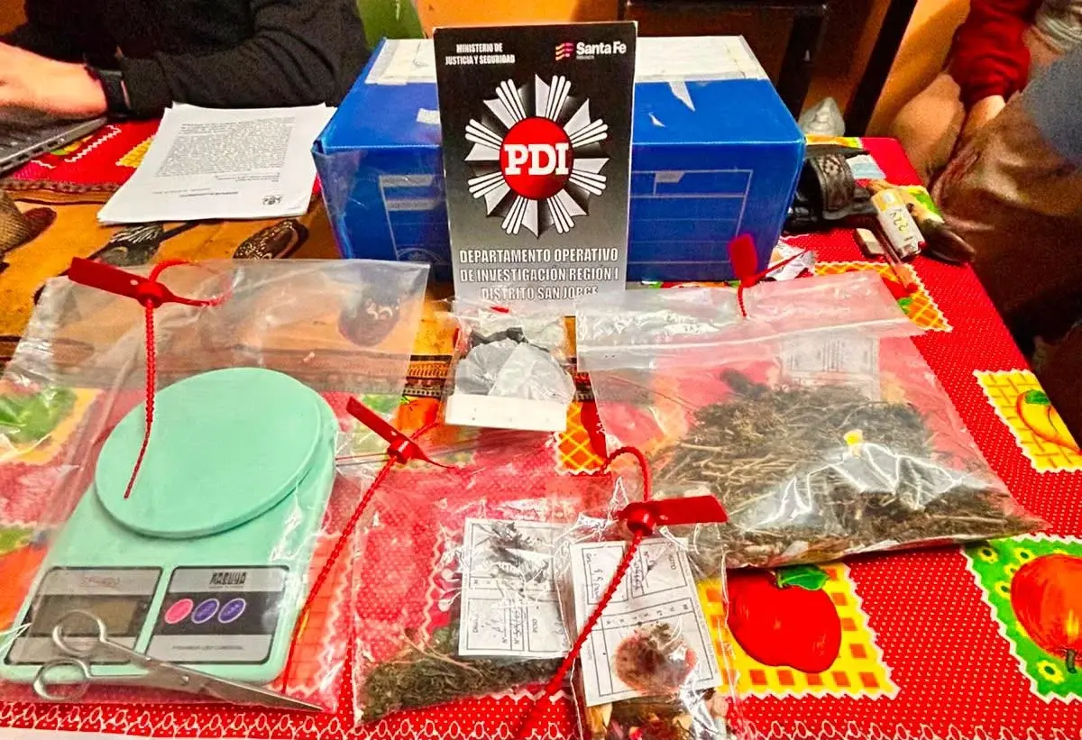 Diez detenidos y más de 800 gramos de cocaína secuestrados en cinco allanamientos en Cañada Rosquín