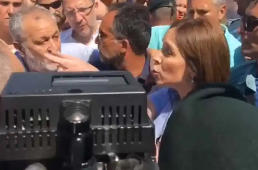 En medio de incidentes, Vidal enfrentó a guardavidas