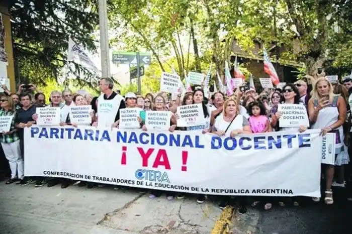 Se oficializó la  reapertura de la  paritaria nacional docente