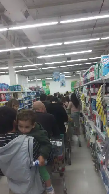 Quejas por el descuento del 50% en compras con tarjetas del Banco Provincia en grandes cadenas   