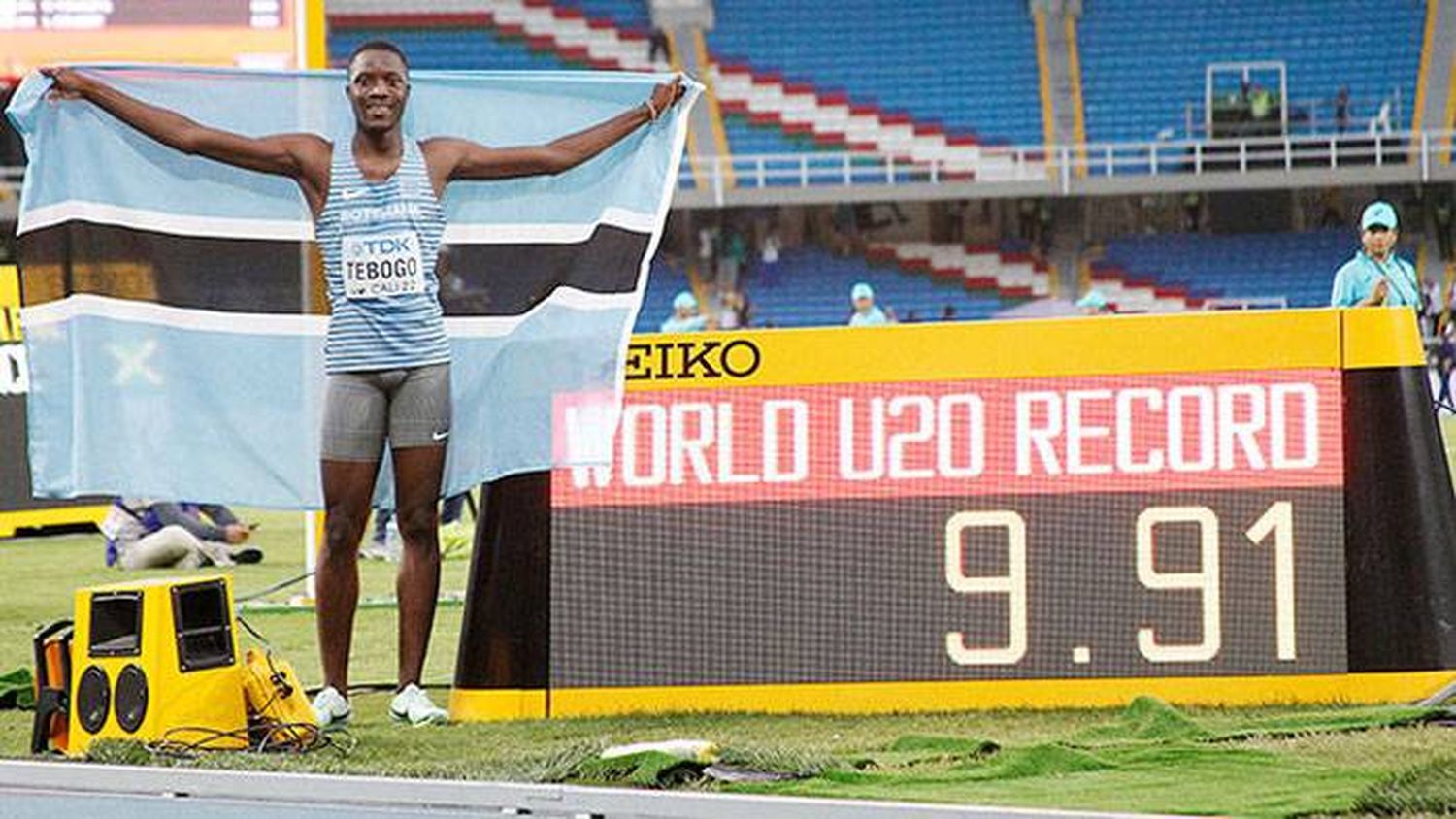 Mundial U20: Rompió el récord juvenil  de los 100 metros e imitó a Usain Bolt