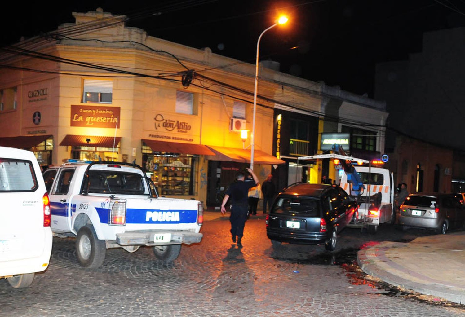 Estacionaron en una rampa de discapacitados y luego agredieron a agentes de tránsito