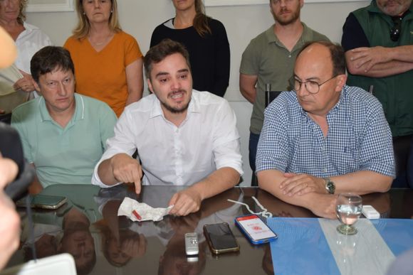 Amenazaron al Secretario de Seguridad de Saladillo: Le dejaron un proyectil en su auto