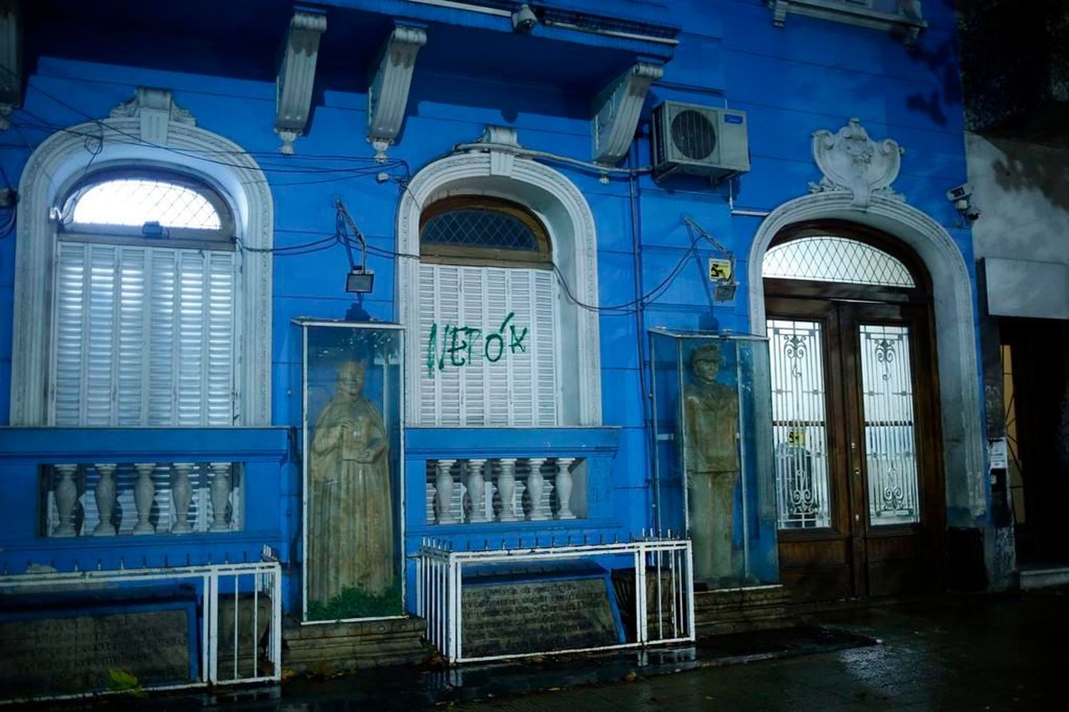Ponen en venta la histórica sede de la Uocra de La Plata donde se atrincheró el "Pata" Medina
