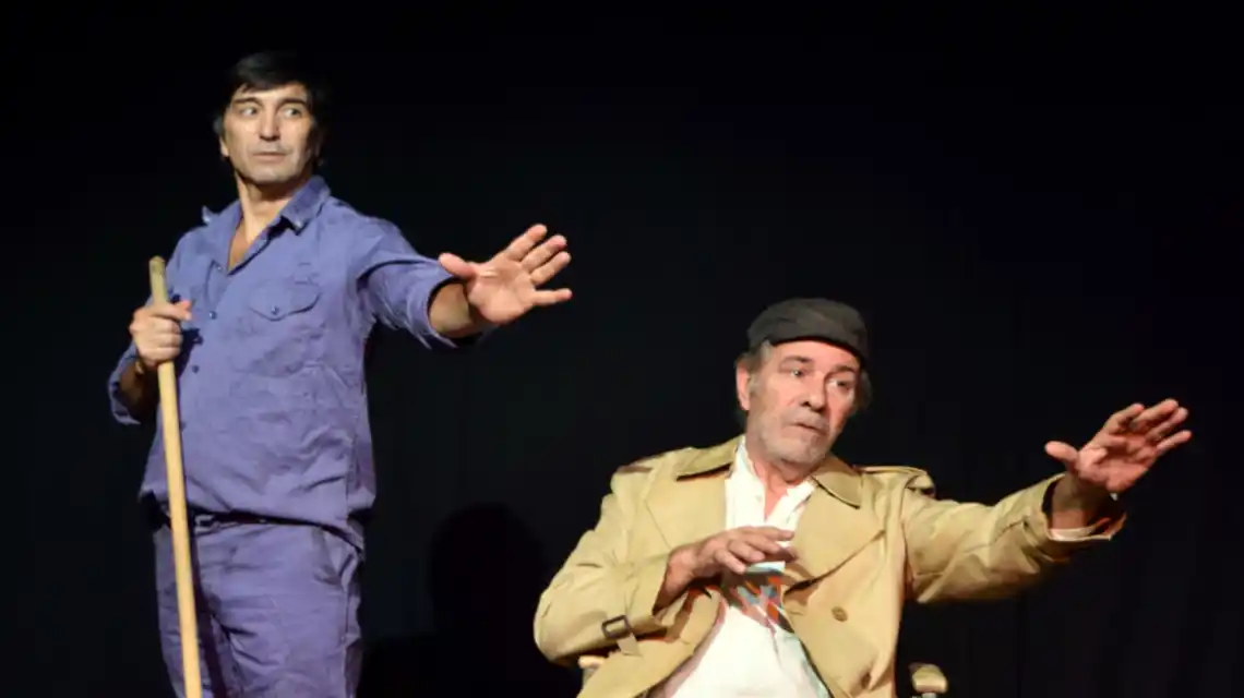 “Con el agua al cuello” se presenta en el Salón Municipal