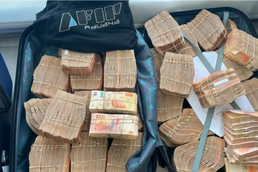 Leonardo Fariña fue detenido en un allanamiento a una cueva que vendía dólares blue en Belgrano: secuestran $500 millonesLos