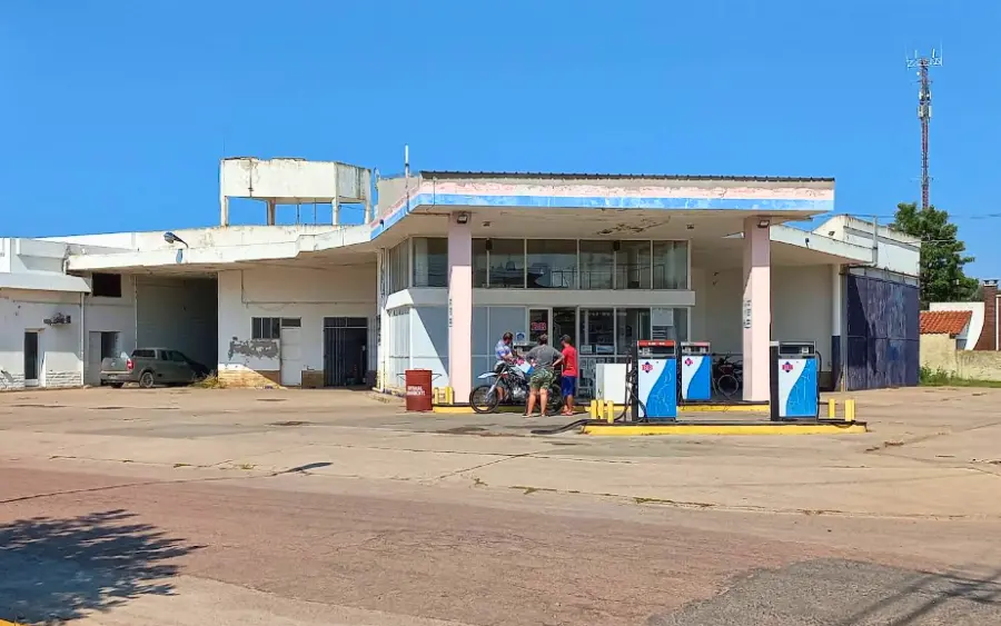 Estación de servicio en J. J. Paso (Maps)