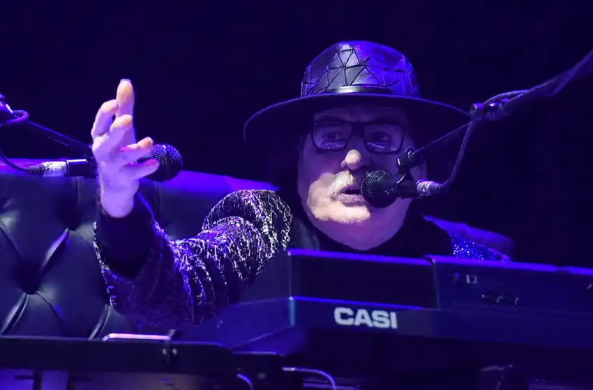 Charly García no pudo terminar su show en Rosario por problemas de salud