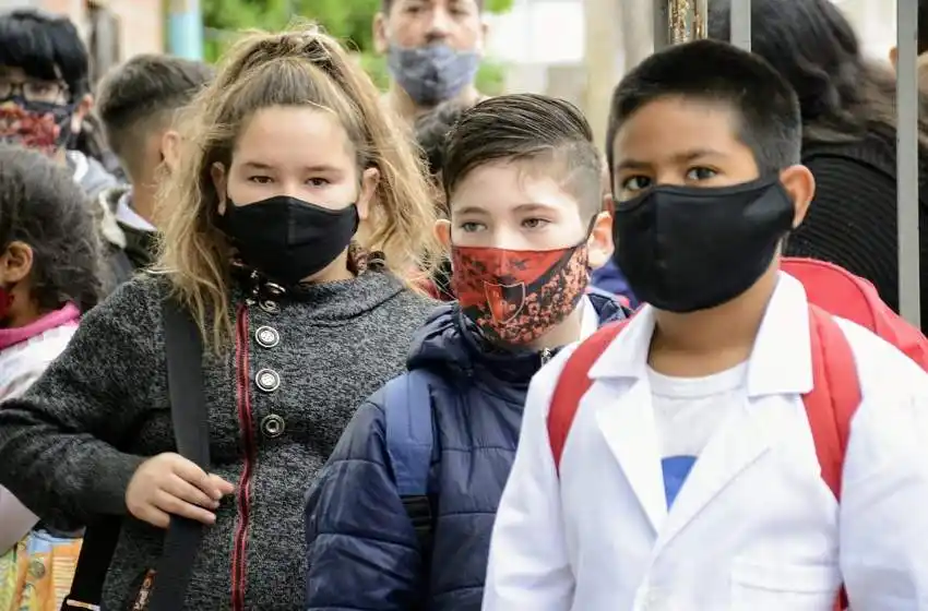 Gremios docentes volvieron a exigir la vuelta a la virtualidad «para evitar la propagación del virus»