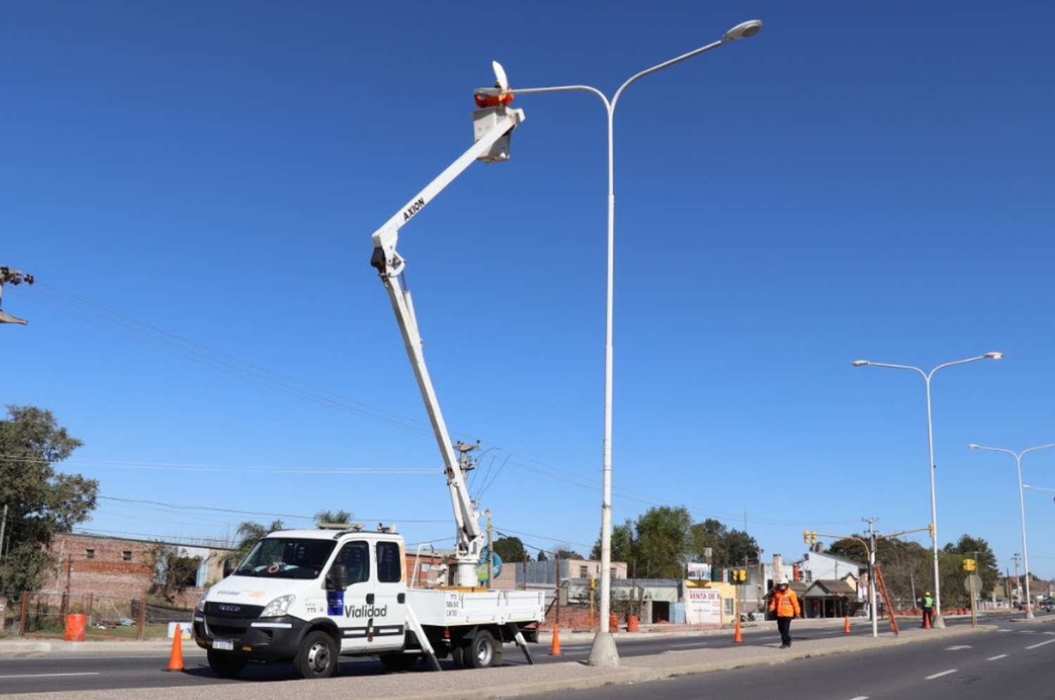 Comienza la reparación de luminarias sobre la Ruta 1