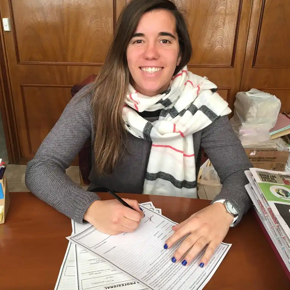 Sofía Schell firmó su primer contrato como futbolista profesional