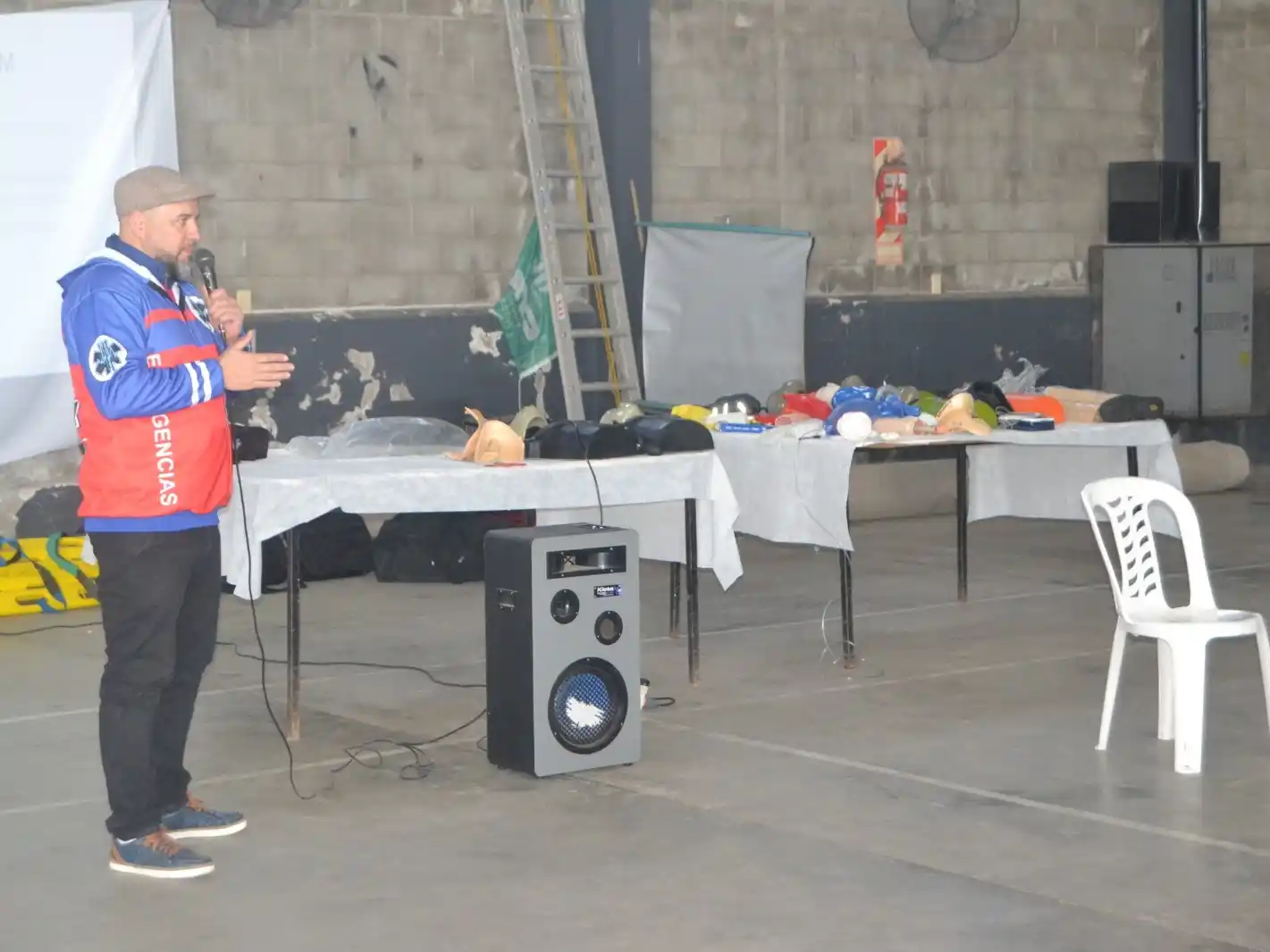 El curso se desarrolló en dos turnos y concurrieron unas 260 personas.