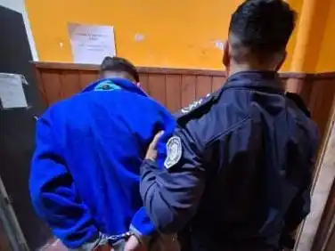 El joven de 20 años quedó imputado por hurto.