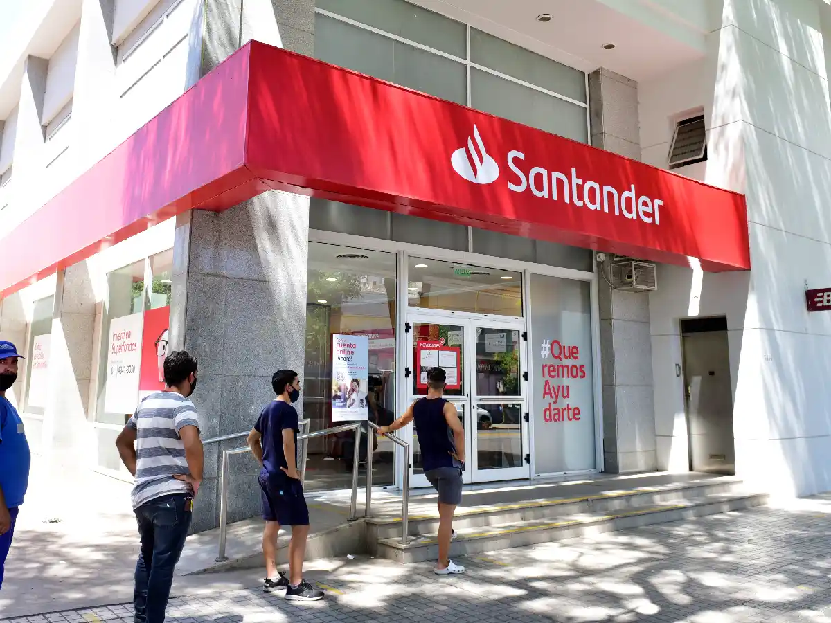 Empresas y comercios piden volver a atender sin turnos en los bancos  