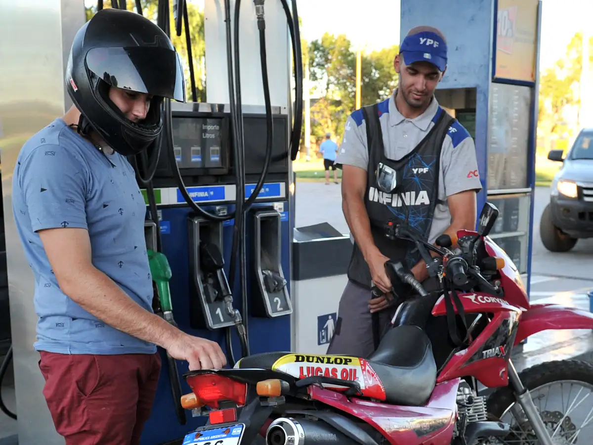 Sin casco hay combustible  