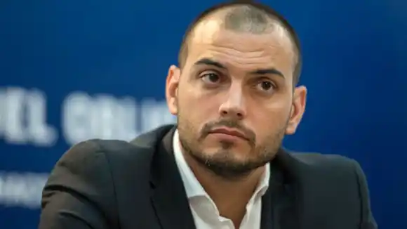 Álvarez Agis propuso un impuesto al efectivo y los libertarios salieron a manada a destrozarlo: "Chorro", le dijo Milei