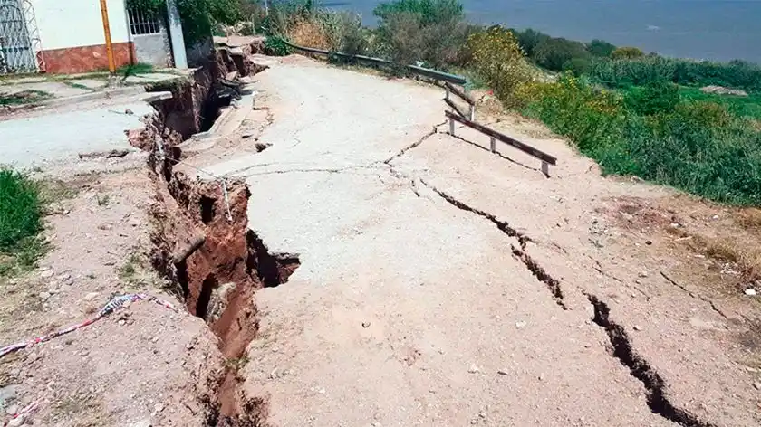 Nuevos temblores y deslizamientos en la barranca de Diamante