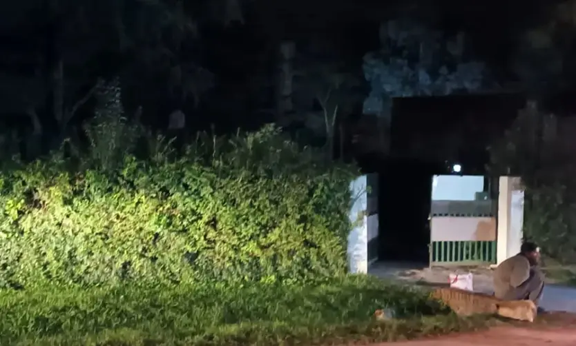La fachada de la casa en la que murió el delincuente.
