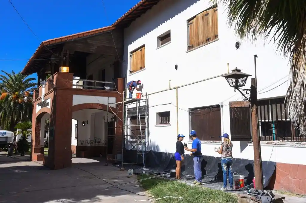 Comenzó el plan de mejoramiento para escuelas de la provincia