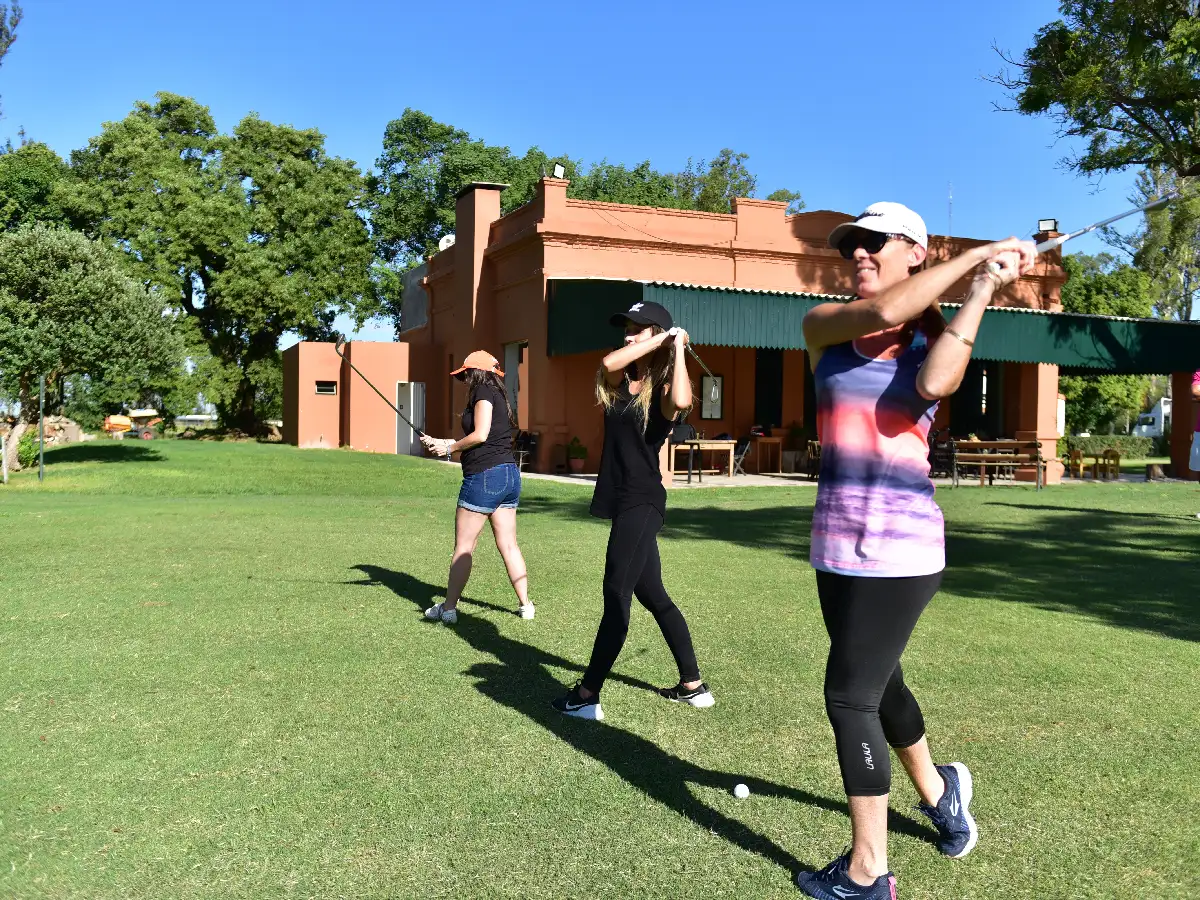 Apuestan al crecimiento del golf femenino