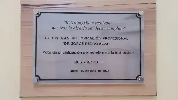 El FEF pidió explicaciones por la ausencia del nombre de Jorge Pedro Busti en una institución educativa