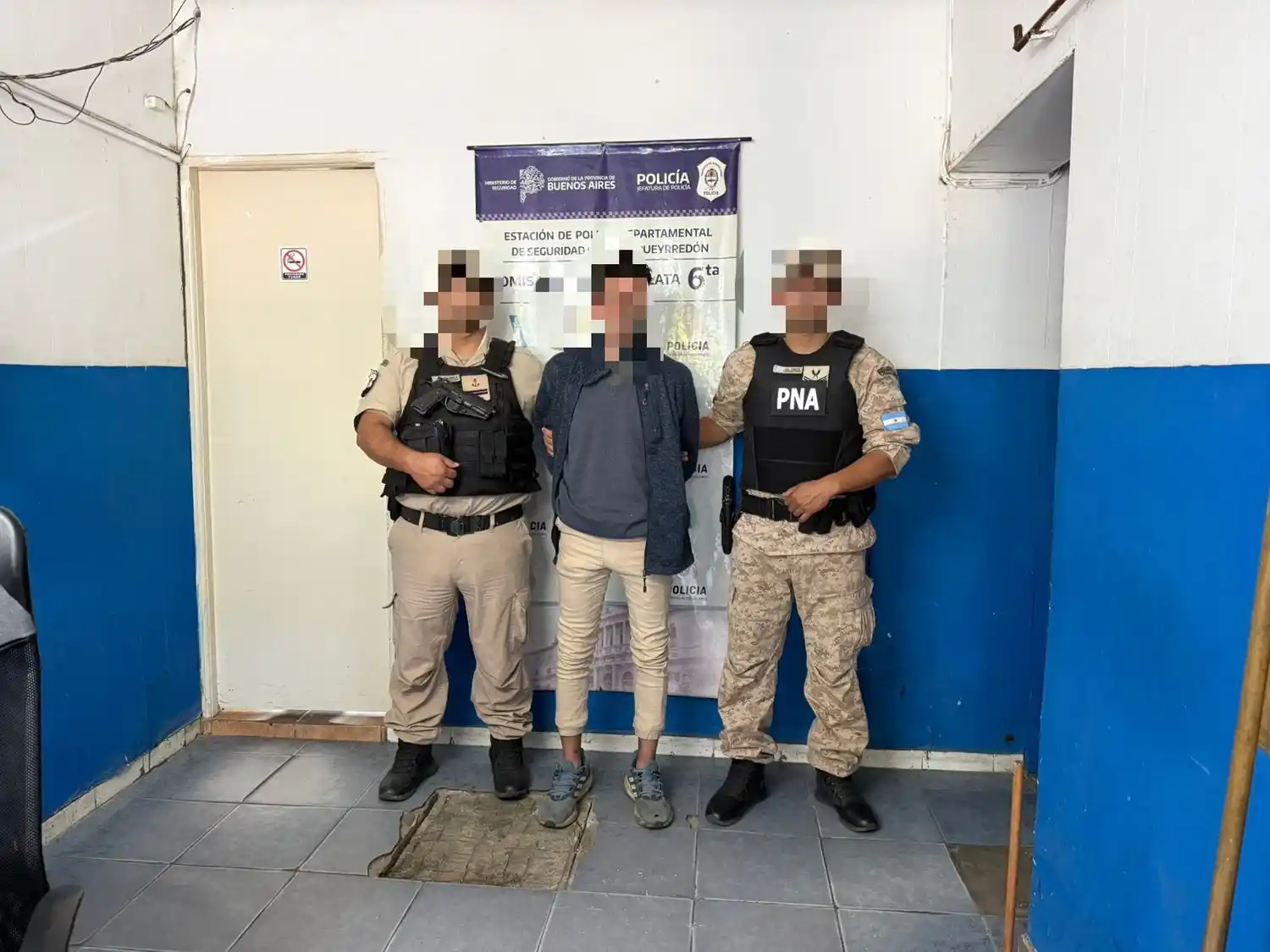 El hecho se registró en un domicilio ubicado en calle 25 de Mayo al 7800, donde la víctima, un joven de 18 años, advirtió ruidos provenientes del patio.