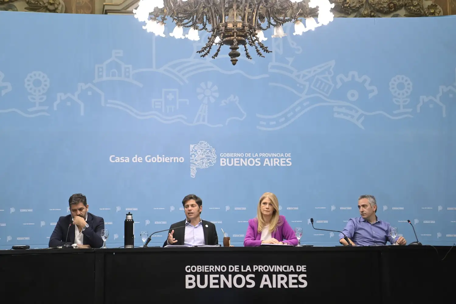 "La Provincia sí la quiere", pronunció.