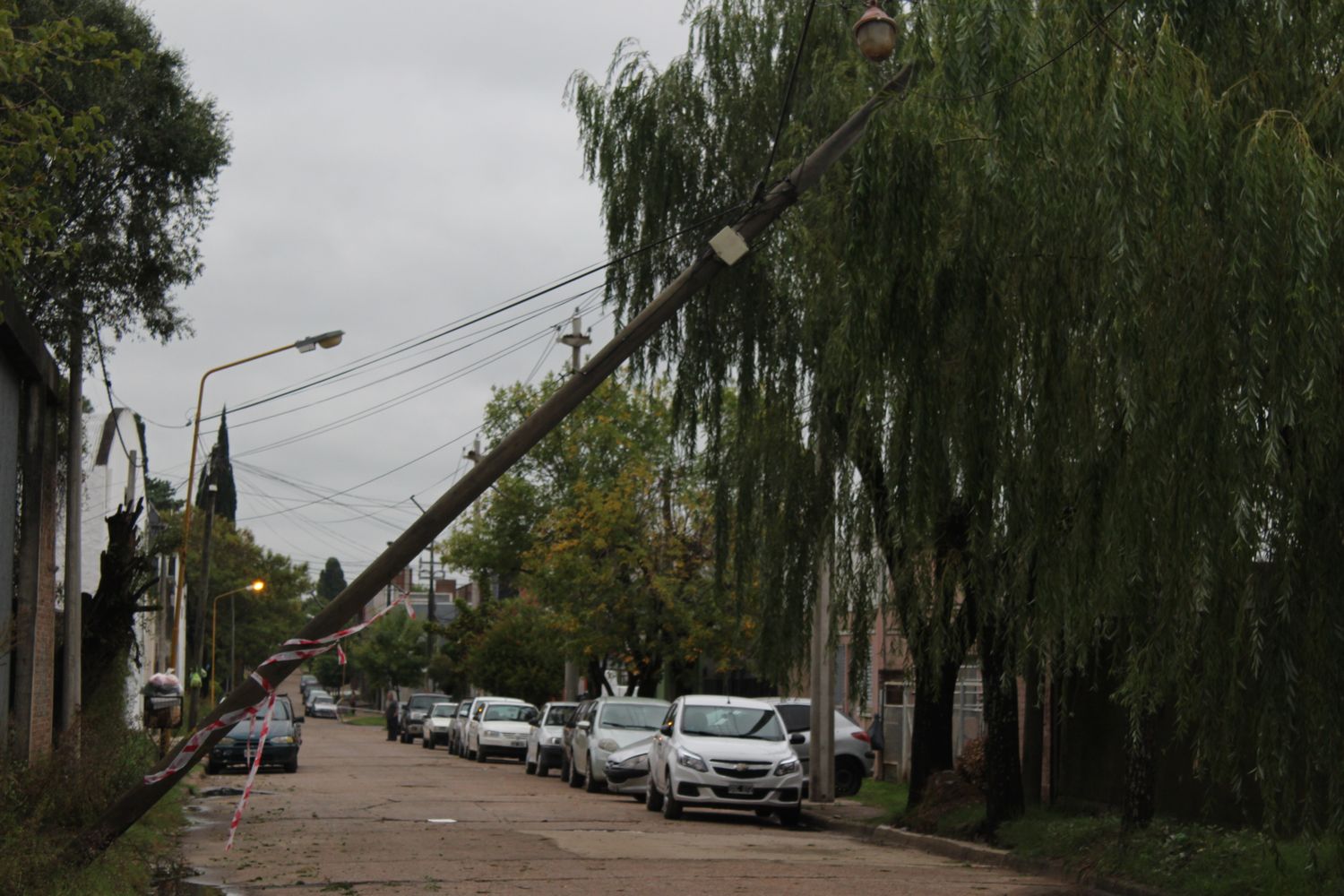 La fuerte tormenta que azotó la ciudad no hizo grandes destrozos